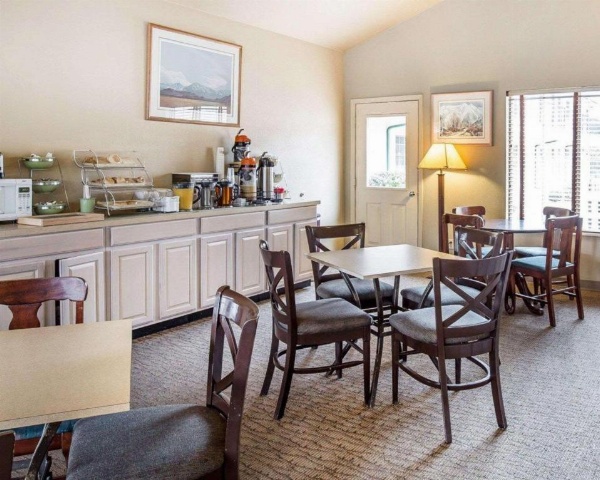 Quality Inn & Suites Minden image 8